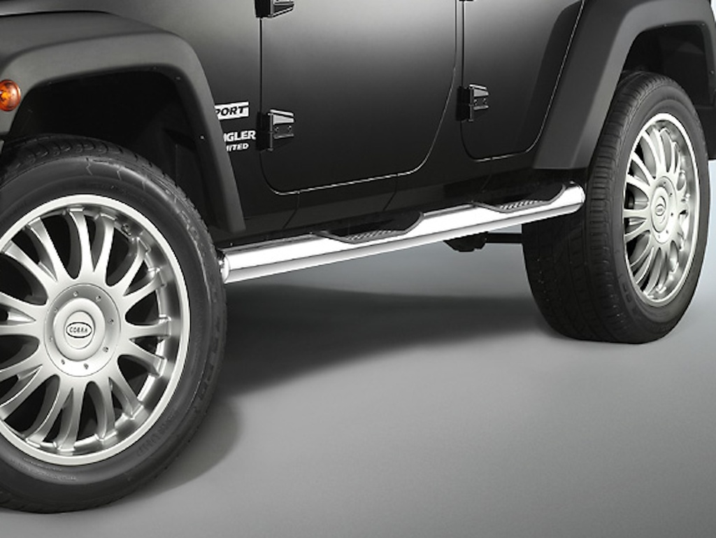 Jeep Wrangler Bj. 07-18, KR: COBRA Chrom-Seitenschutzrohre mit Trittstufen