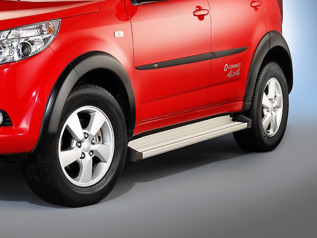 Daihatsu Terios Bj. 06  Fahrzeuge mit Kunststoffschweller: COBRA Trittbretter mit Halter