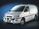 Hyundai H200 años 99 (batalla larga): COBRA barras de protección laterales cromadas
