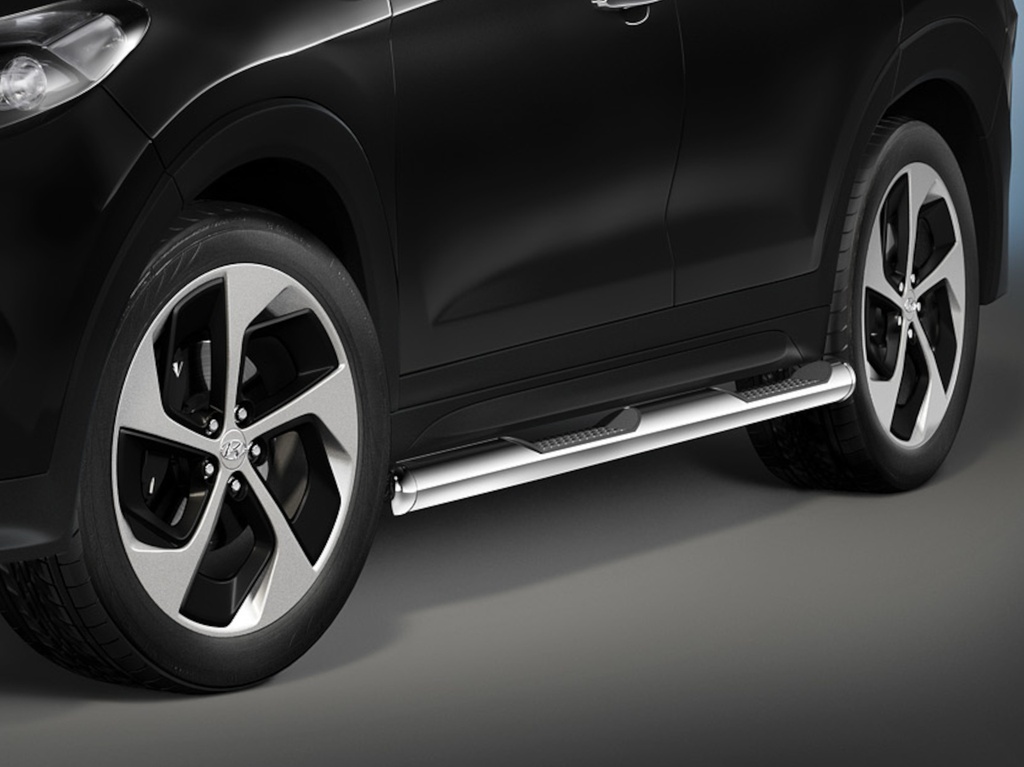 Hyundai Tucson Bj. 15-: COBRA Chrom-Seitenschutzrohre mit Trittstufen