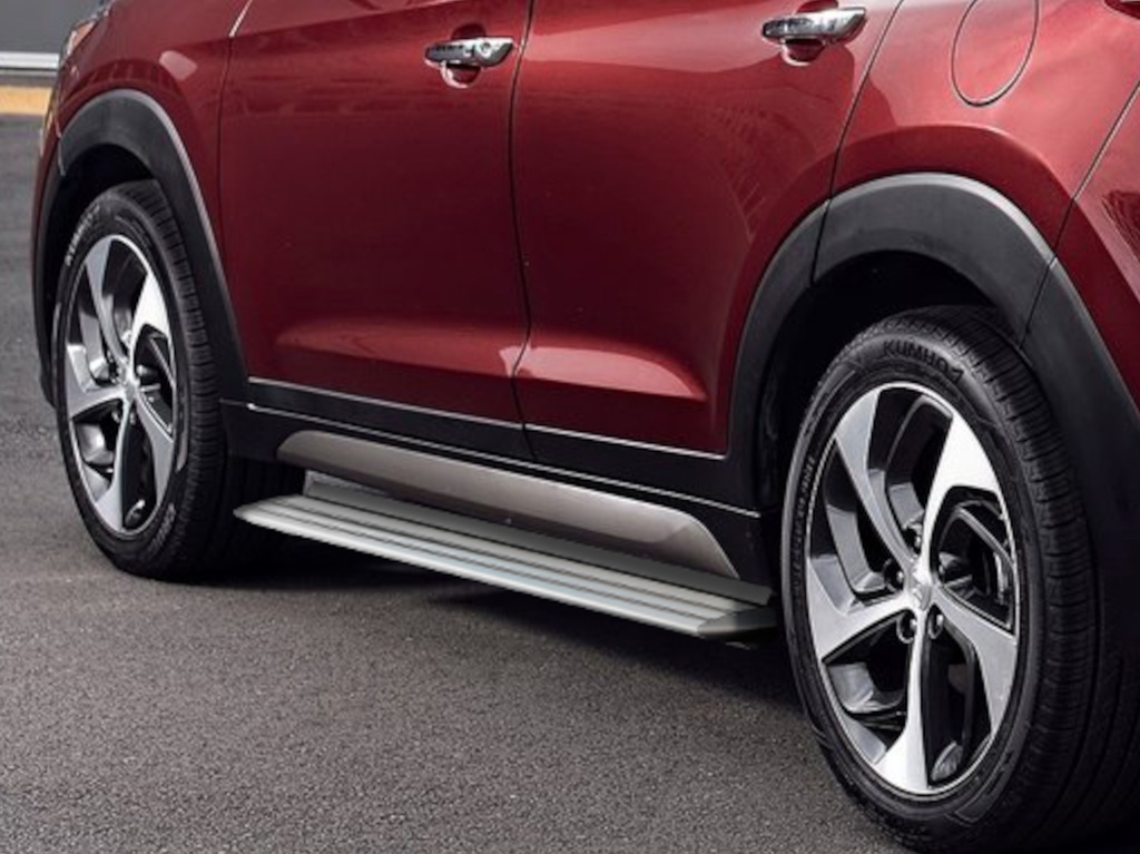 OE Hyundai Tucson since 2015: COBRA Side Running Bar