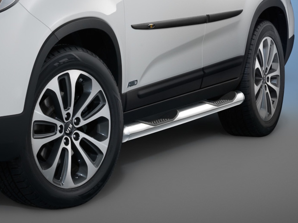 Kia Sorento Bj. 13-15: COBRA Chrom-Seitenschutzrohre mit Trittstufen