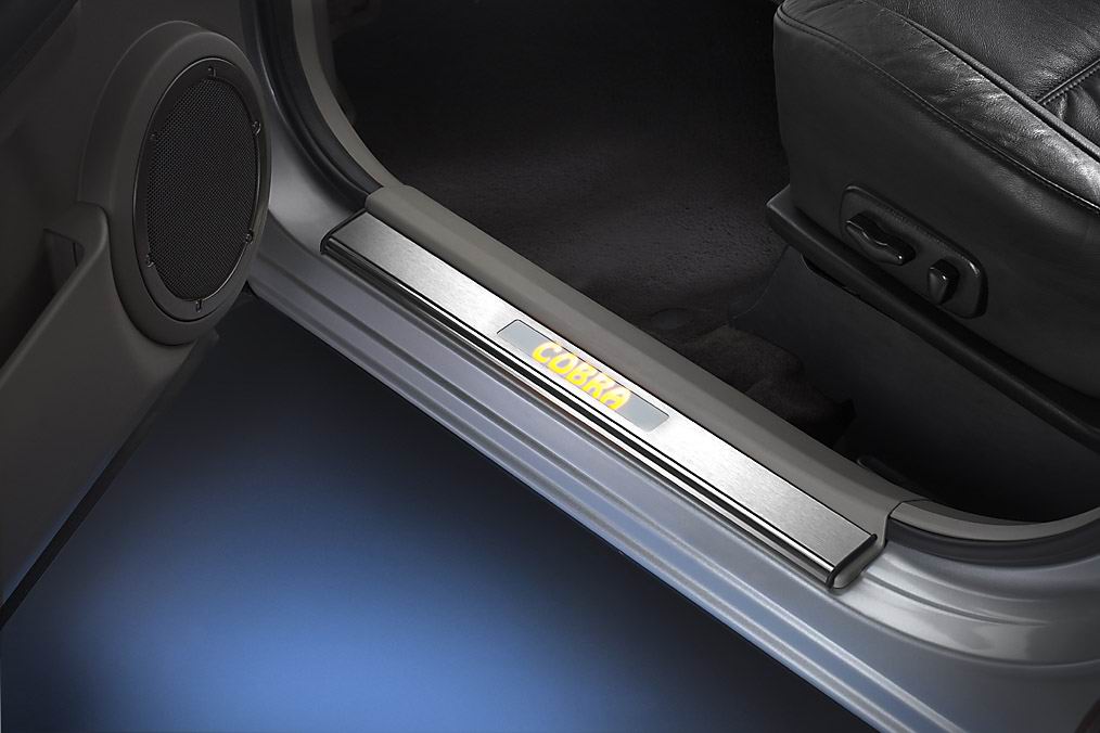 Mercedes SLK (R171) 2004–2008: COBRA Illuminated Door Sill Plates | Yellow LED