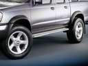 Nissan PickUp D22 Bj. 98-02 Single Cab & King Cab: COBRA Trittbretter - schwarz