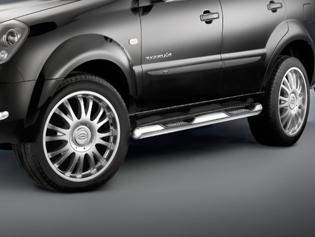 Ssangyong Rexton Bj. 13-17: COBRA Chrom-Seitenschutzrohre mit Trittfläche