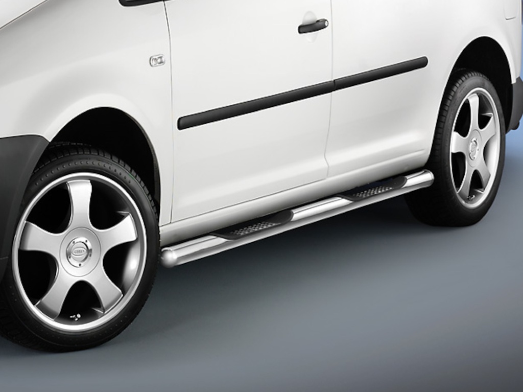 VW Caddy Maxi Bj. 04-20 LR: COBRA Seitenschutzrohr mit Trittstufen
