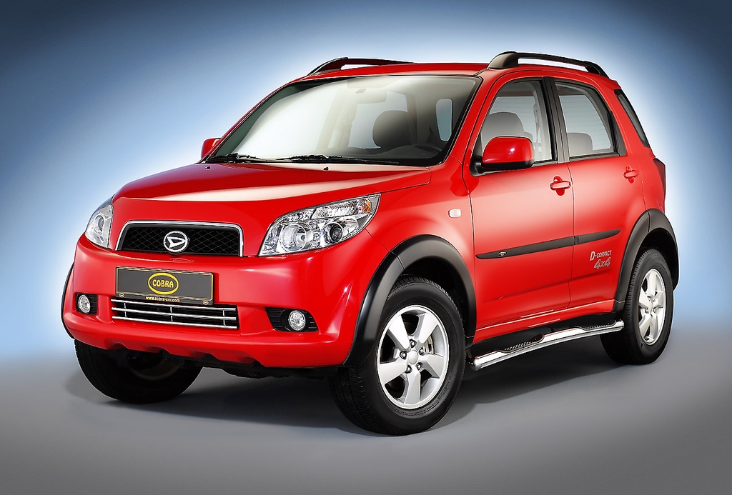 [DAI1274] Daihatsu Terios II Bj. 06-17: COBRA Seitenschutzrohre mit Trittstufen | schwarz