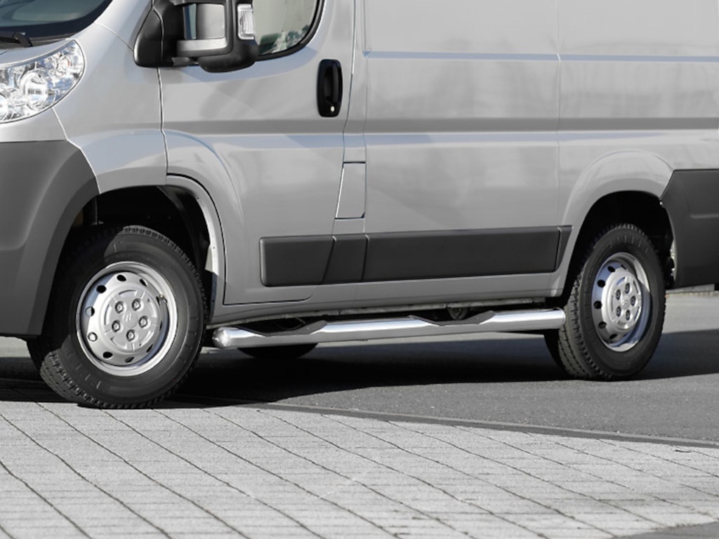 [FIAT1085] Fiat Ducato Bj. 06-14, LR: COBRA Chrom-Seitenschutzrohr mit Trittstufen