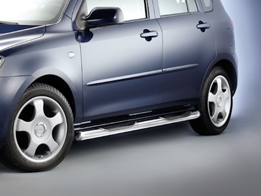 [MAZ1035] Mazda 2 Bj. 03-05 (langer Radstand): COBRA Chrom-Seitenschutzrohr