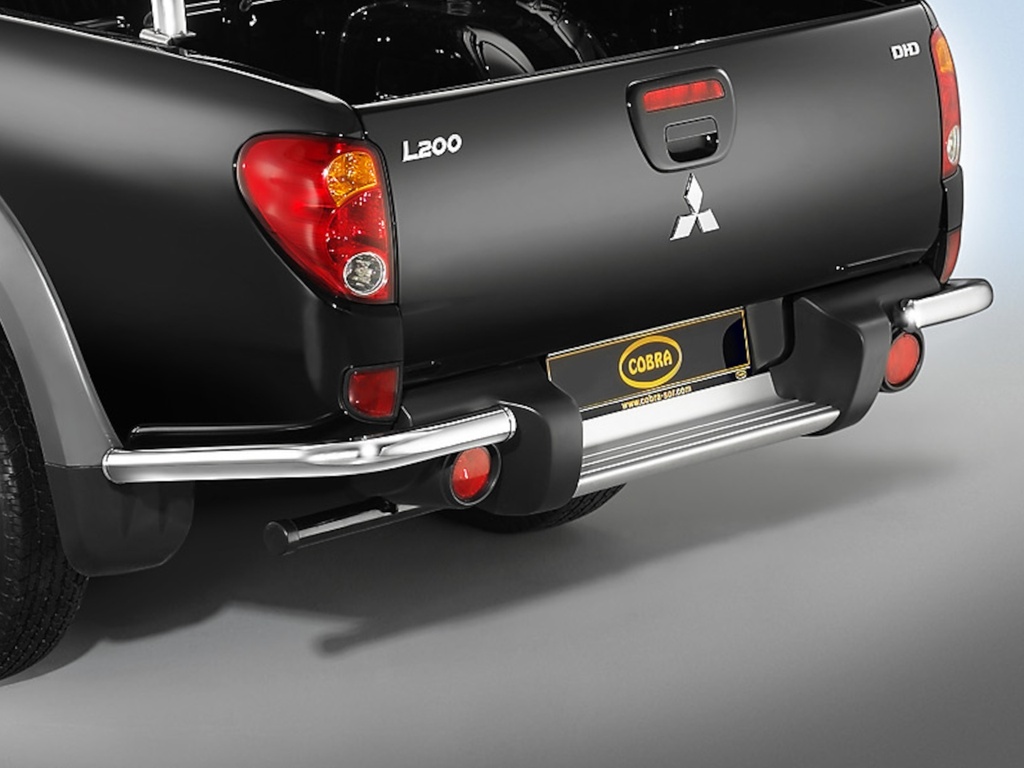 [MIT3079] Mitsubishi L200 Bj. 06-10 (Double Cab): COBRA Ecken-Chrom-Heckschutzbügel