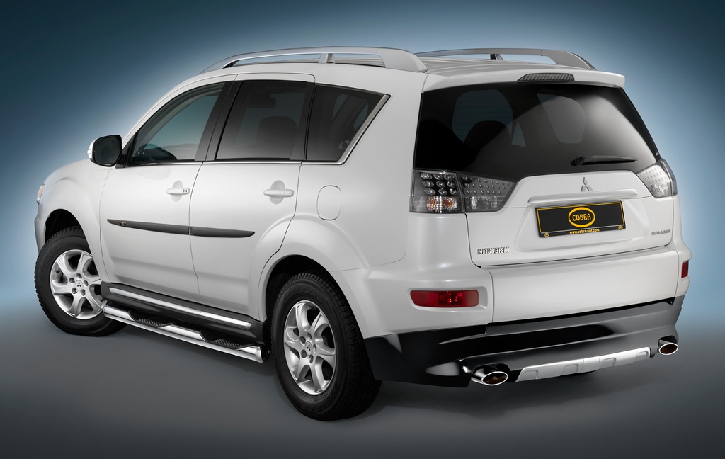 [MIT1298] Mitsubishi Outlander Bj. 07-12: COBRA Heckschürze