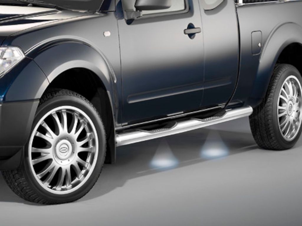 [NIS1791] Nissan Navara D40 Bj. 10-16, DC: COBRA Chrom-Seitenschutzrohre mit Trittstufen