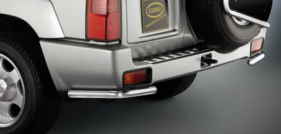 [NIS1079] Nissan Patrol GR Bj. '04-: COBRA Ecken-Chrom-Heckschutzbügel