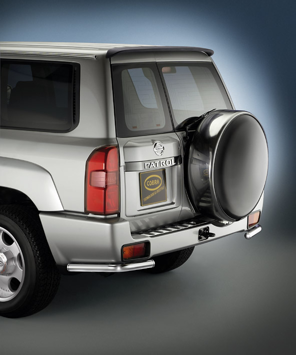 [NIS09755ES] Nissan Terrano 2 Bj. '99-'07 | langer Radstand: COBRA Chrom-Heckschutzbügel