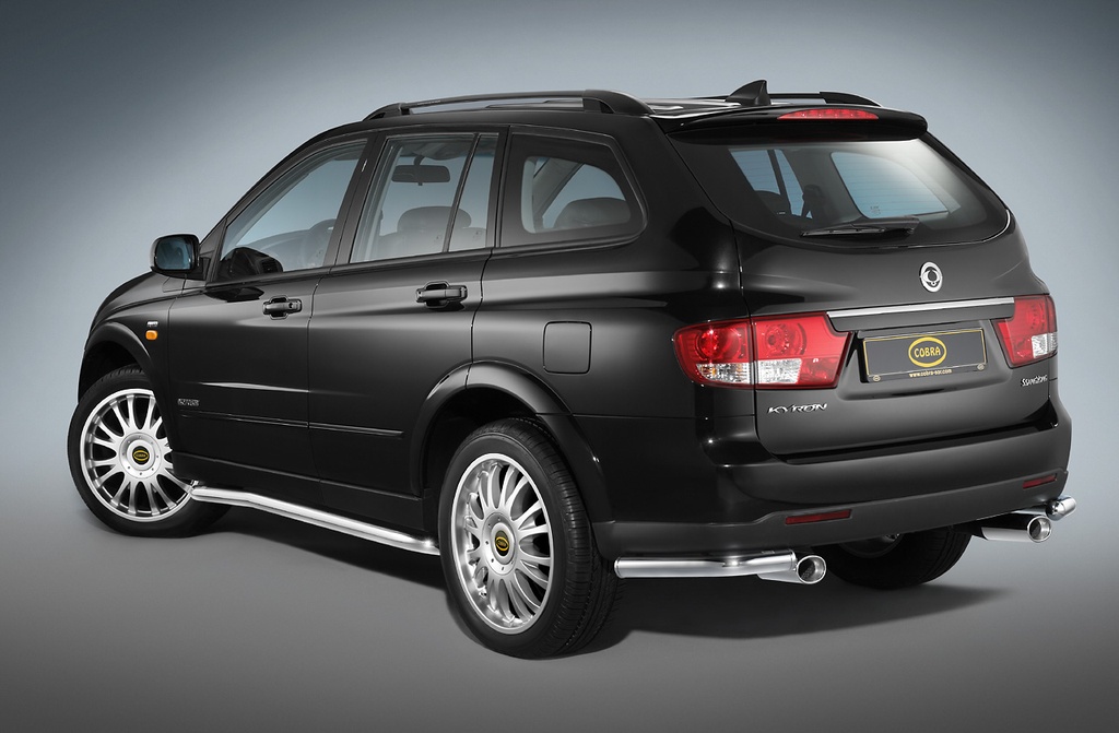 [SSA1079] Ssangyong Kyron Bj. '05-'14: COBRA Ecken-Chrom-Heckschutzbügel